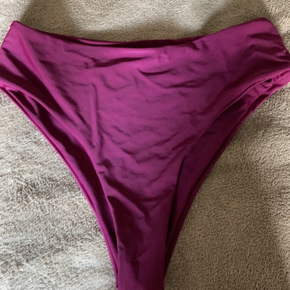 Bikini - Picture 4 of 4